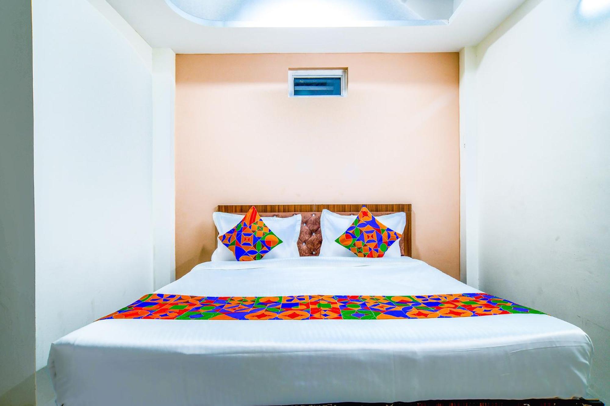 Hotel O Regal Индор Екстериор снимка