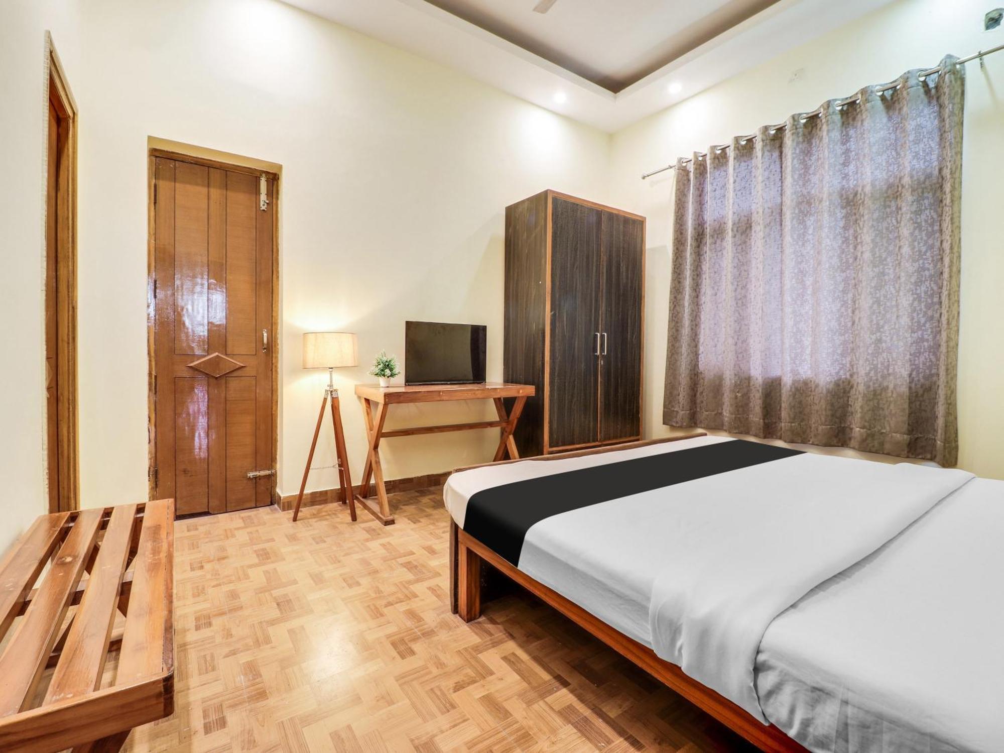 Hotel O Regal Индор Екстериор снимка