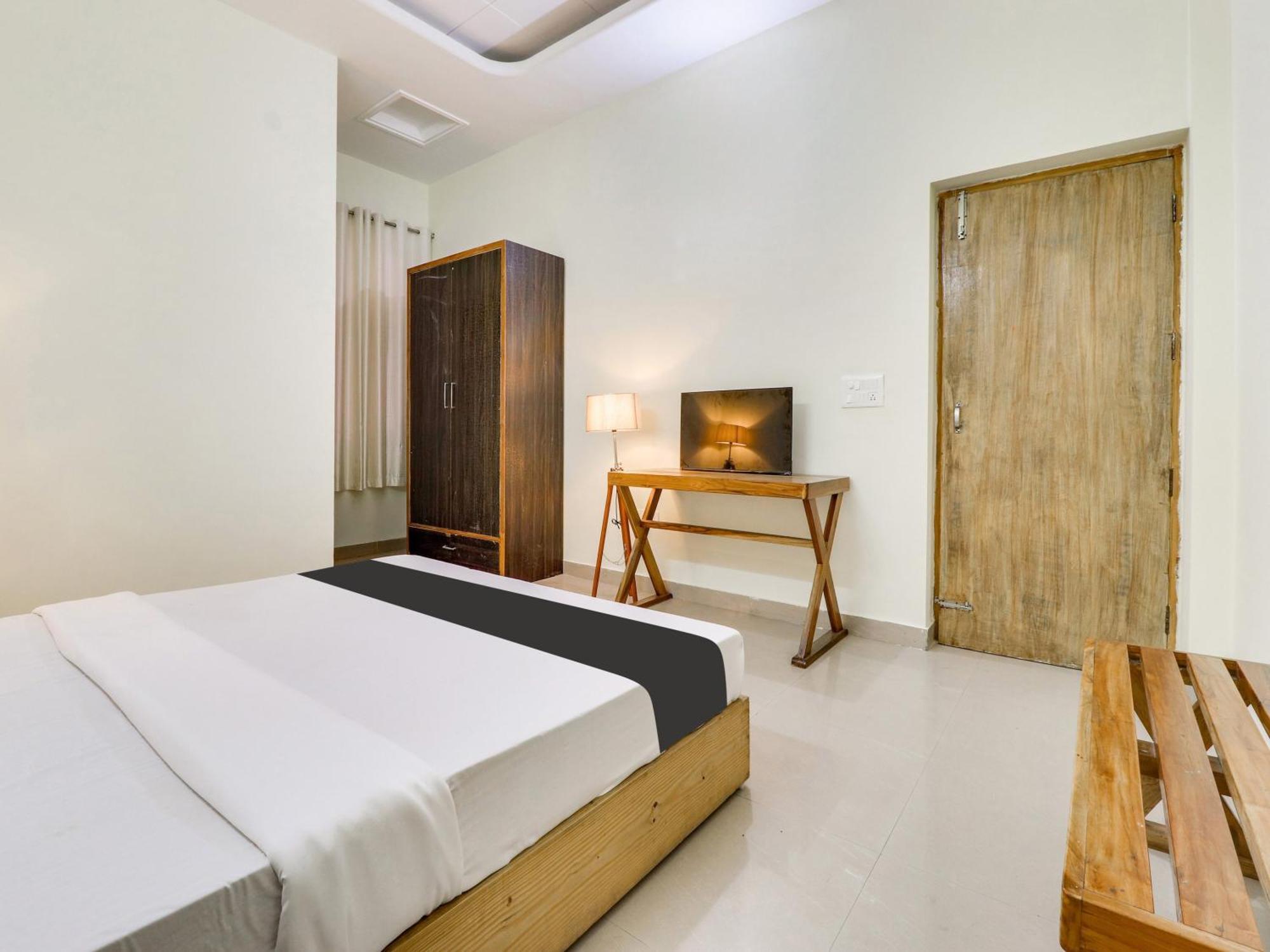 Hotel O Regal Индор Екстериор снимка