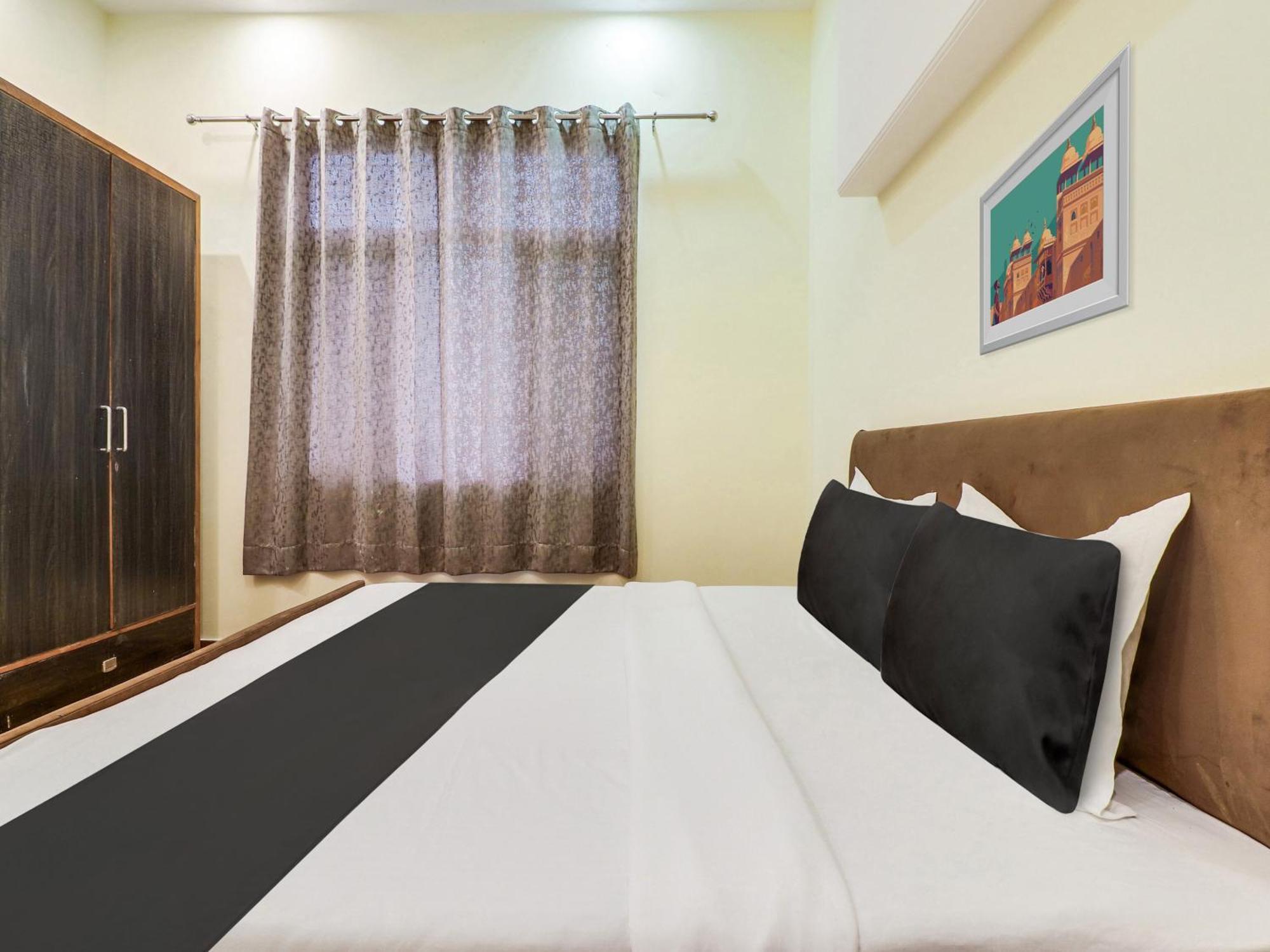 Hotel O Regal Индор Екстериор снимка